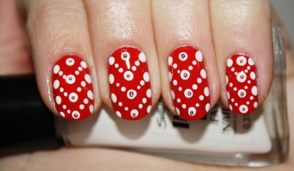 Belle manucure rouge 2025-2026 - photos, idées de manucure rouge