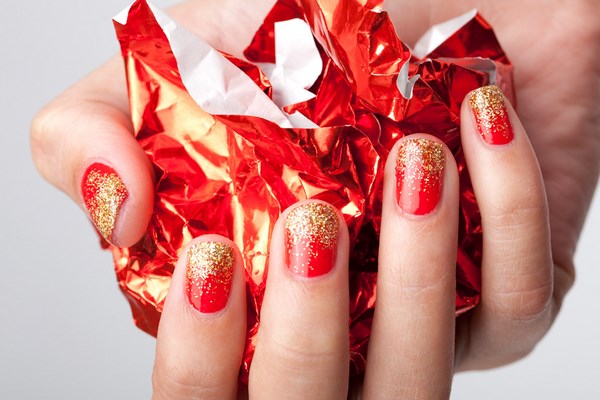 Belle manucure rouge 2025-2026 - photos, idées de manucure rouge