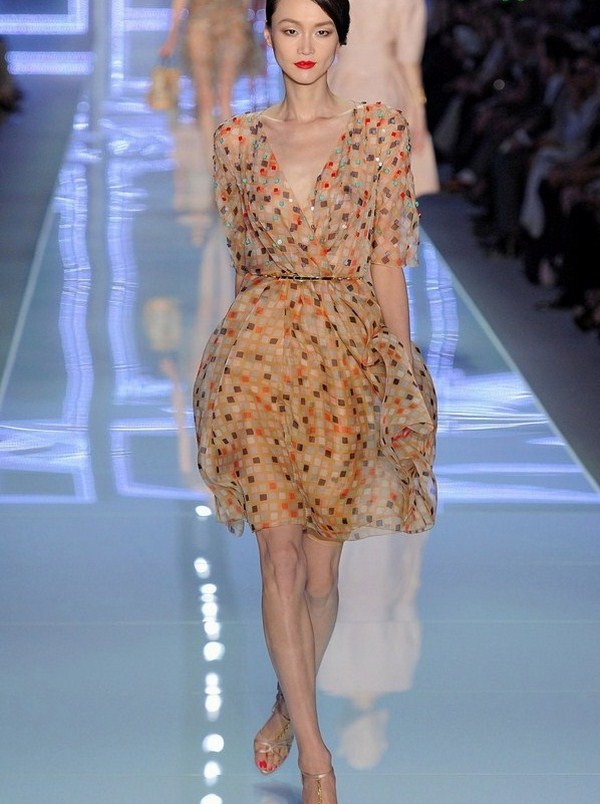 Quelles robes à la mode en 2025-2026: photos, nouveaux articles, styles de robes à la mode