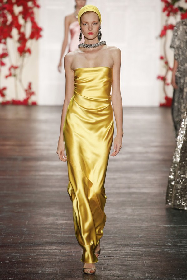 Quelles robes à la mode en 2025-2026: photos, nouveaux articles, styles de robes à la mode