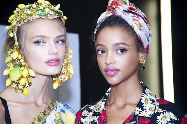 Bandeaux à la mode pour 2025-2026: photo