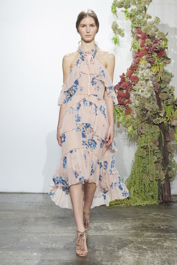 Quelles robes à la mode en 2025-2026: photos, nouveaux articles, styles de robes à la mode