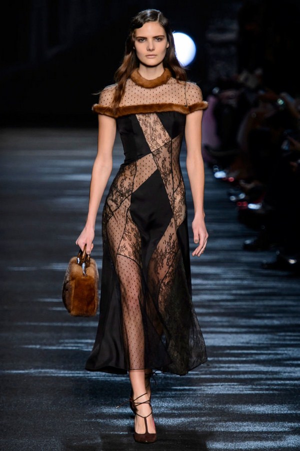 Quelles robes à la mode en 2025-2026: photos, nouveaux articles, styles de robes à la mode