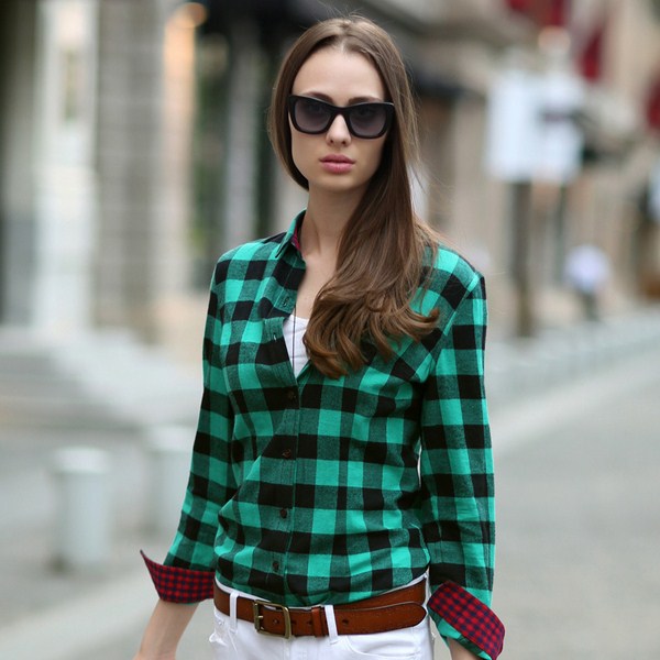 Chemises élégantes pour femmes 2025-2026: photos