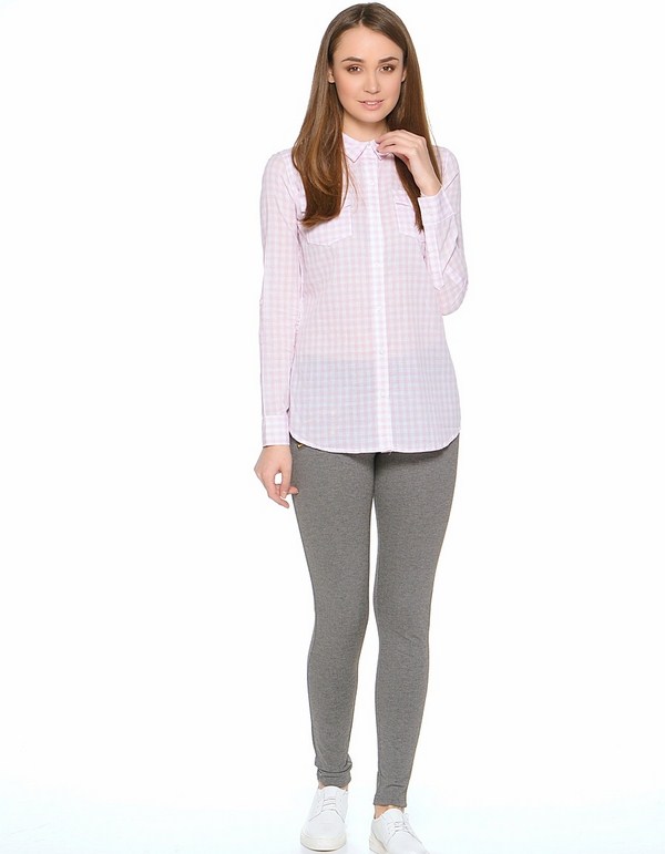 Chemises élégantes pour femmes 2025-2026: photos