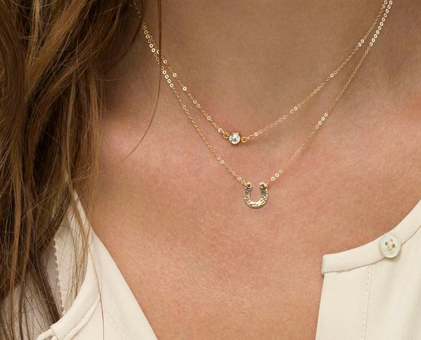 Les bijoux les plus à la mode pour les femmes 2025-2026 - photos, idées, tendances