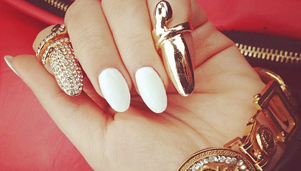 Les bijoux les plus à la mode pour les femmes 2025-2026 - photos, idées, tendances