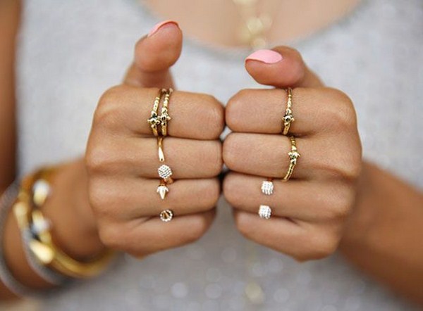 Les bijoux les plus à la mode pour les femmes 2025-2026 - photos, idées, tendances