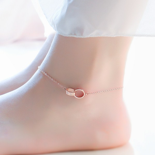 Les bijoux les plus à la mode pour les femmes 2025-2026 - photos, idées, tendances