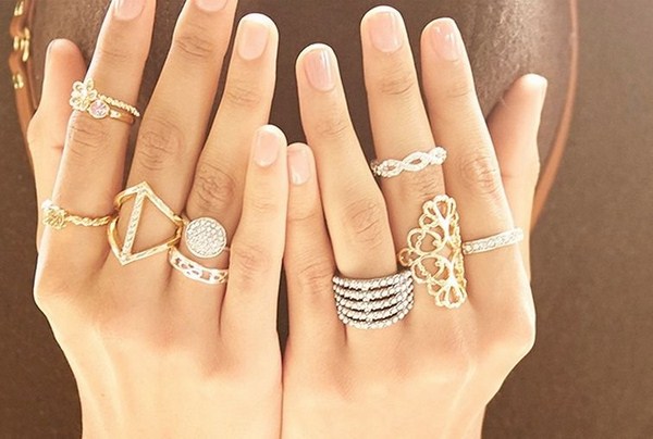 Les bijoux les plus à la mode pour les femmes 2025-2026 - photos, idées, tendances