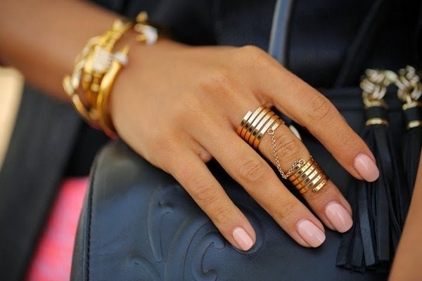 Les bijoux les plus à la mode pour les femmes 2025-2026 - photos, idées, tendances