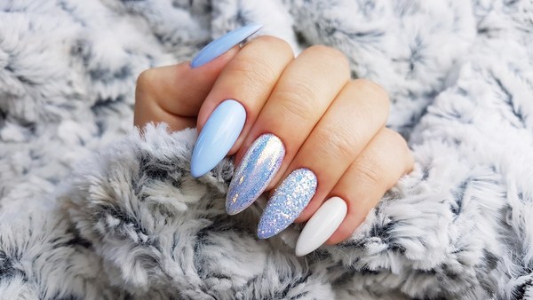 Manucure pour ongles pointus 2025-2026: photos, idées, nouveautés