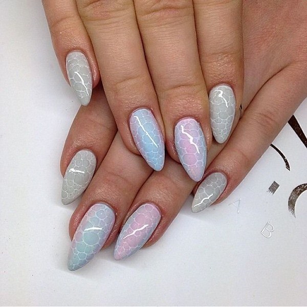 Manucure pour ongles pointus 2025-2026: photos, idées, nouveautés