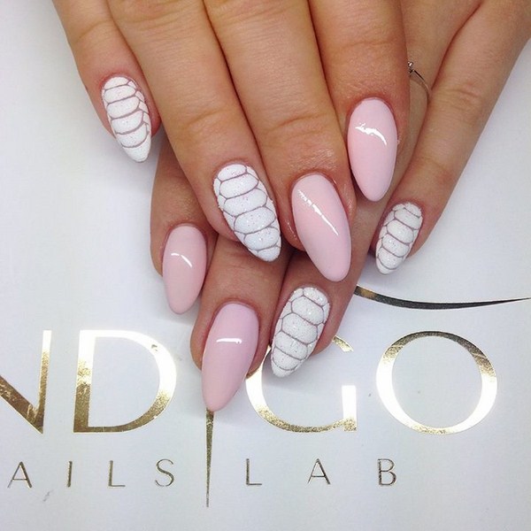 Manucure pour ongles pointus 2025-2026: photos, idées, nouveautés