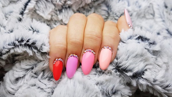 Manucure pour ongles pointus 2025-2026: photos, idées, nouveautés