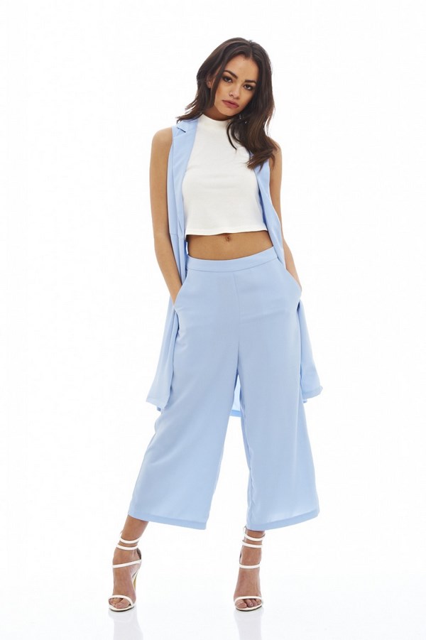 Pantalon élégant et à la mode pour les femmes 2025-2026 - photos, tendances de la mode des pantalons