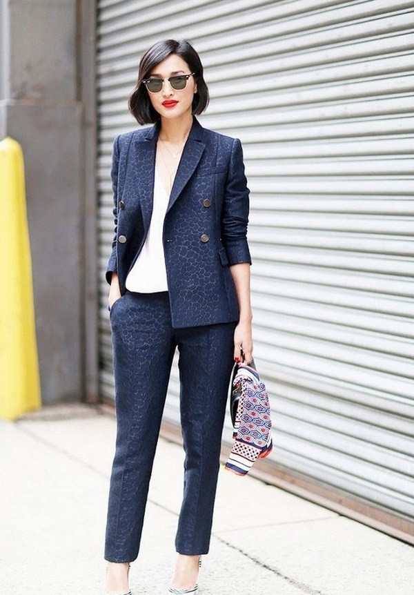 Pantalon à la mode pour femmes 2025-2026: photos, actualités, tendances