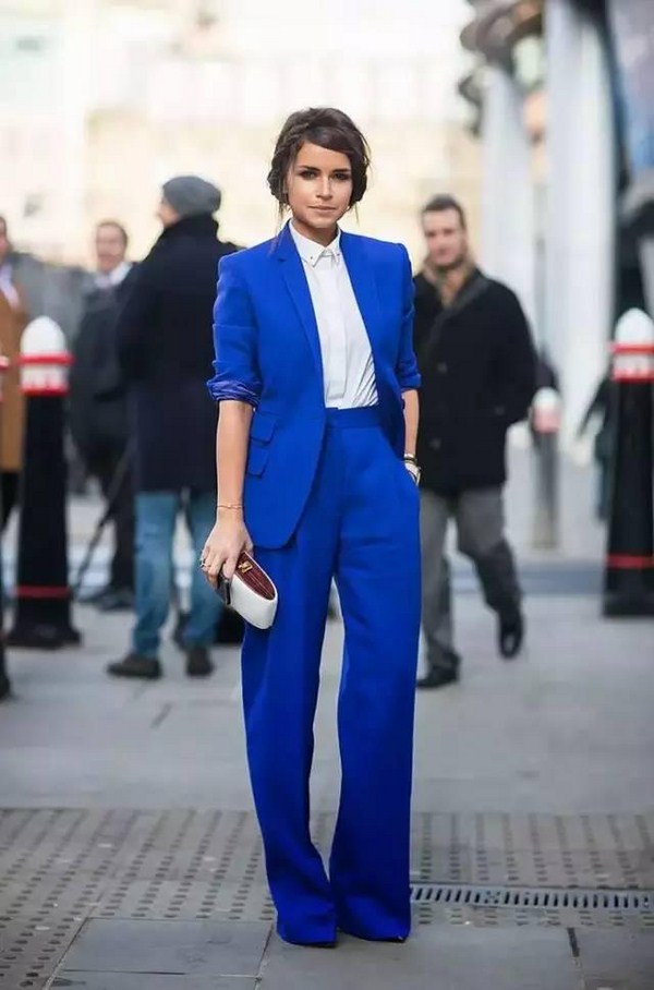 Pantalon à la mode pour femmes 2025-2026: photos, actualités, tendances