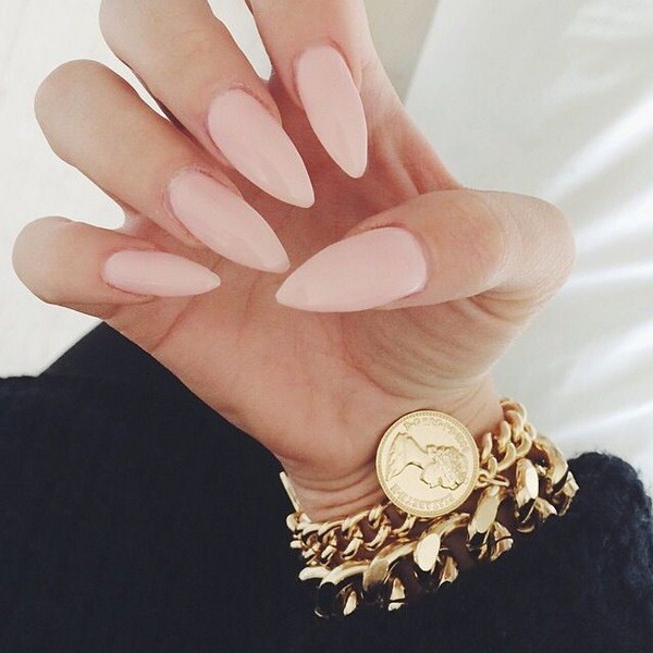 Belle manucure nue: photos, actualités, idées de manucure nue