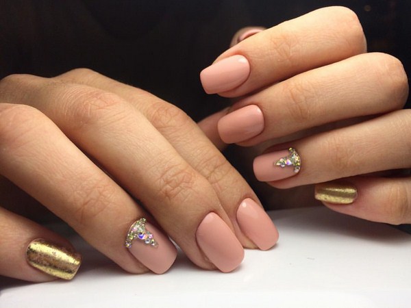 Belle manucure nue: photos, actualités, idées de manucure nue