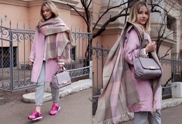 Comment porter un foulard: un look à la mode avec un foulard 2025-2026 - photo