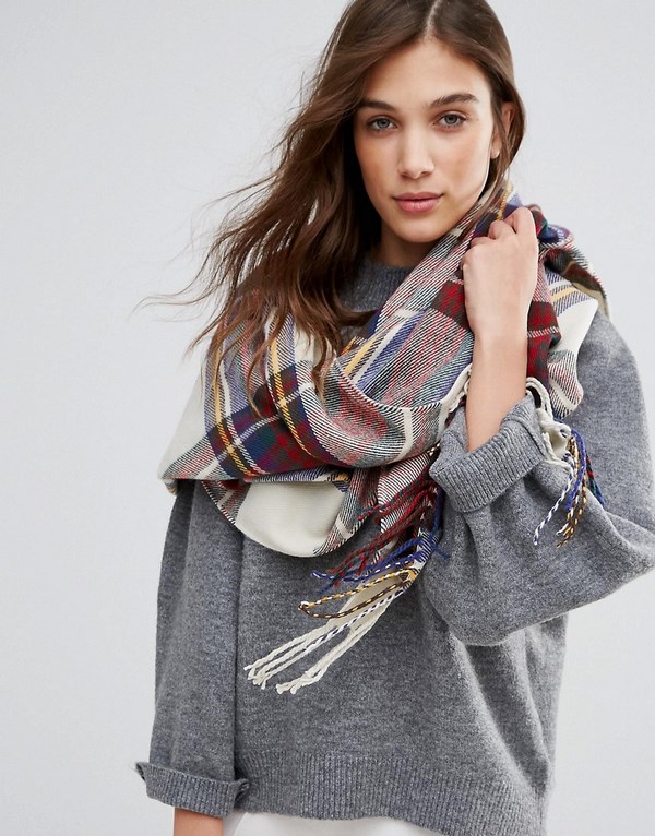 Comment porter un foulard: un look à la mode avec un foulard 2025-2026 - photo