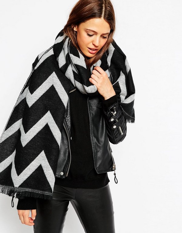 Comment porter un foulard: un look à la mode avec un foulard 2025-2026 - photo