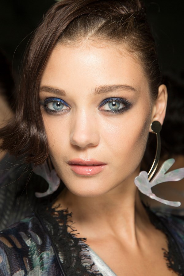 Le maquillage le plus à la mode pour la saison automne-hiver 2025-2026: photos, tendances, meilleures images