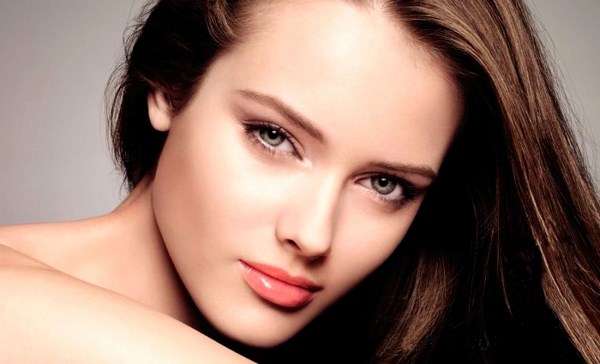 Le maquillage le plus à la mode pour la saison automne-hiver 2025-2026: photos, tendances, meilleures images