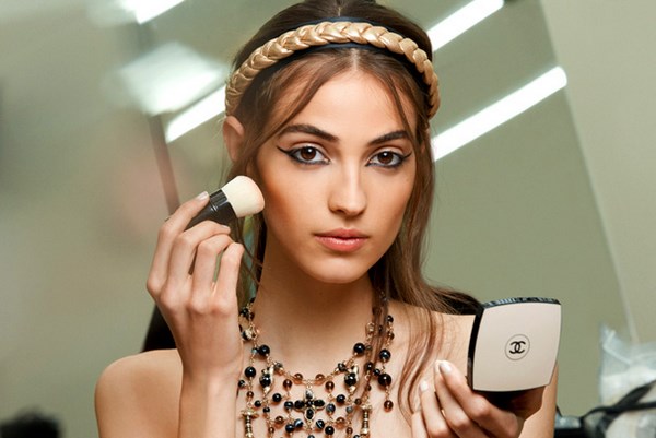 Le maquillage le plus à la mode pour la saison automne-hiver 2025-2026: photos, tendances, meilleures images