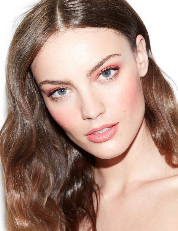 Le maquillage le plus à la mode pour la saison automne-hiver 2025-2026: photos, tendances, meilleures images