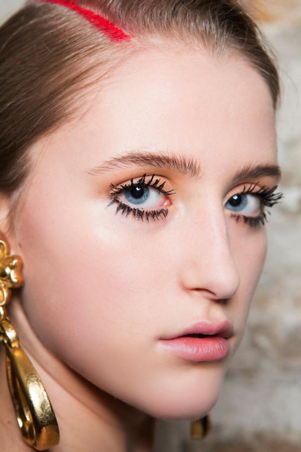 Le maquillage le plus à la mode pour la saison automne-hiver 2025-2026: photos, tendances, meilleures images