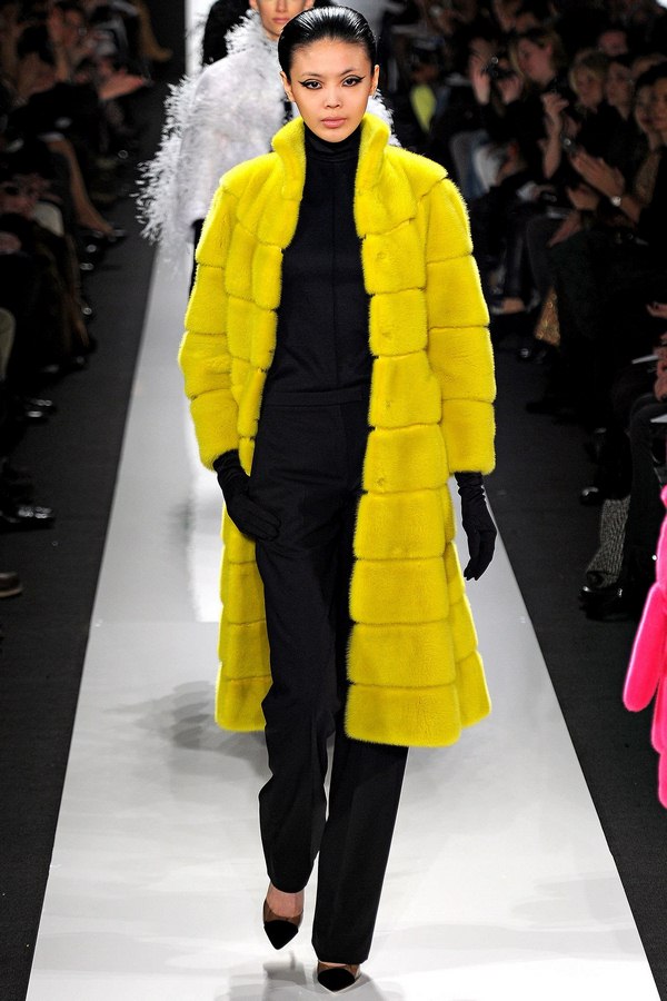 Quels manteaux de fourrure sont à la mode cette saison: les manteaux de fourrure les plus luxueux de 2025-2026?