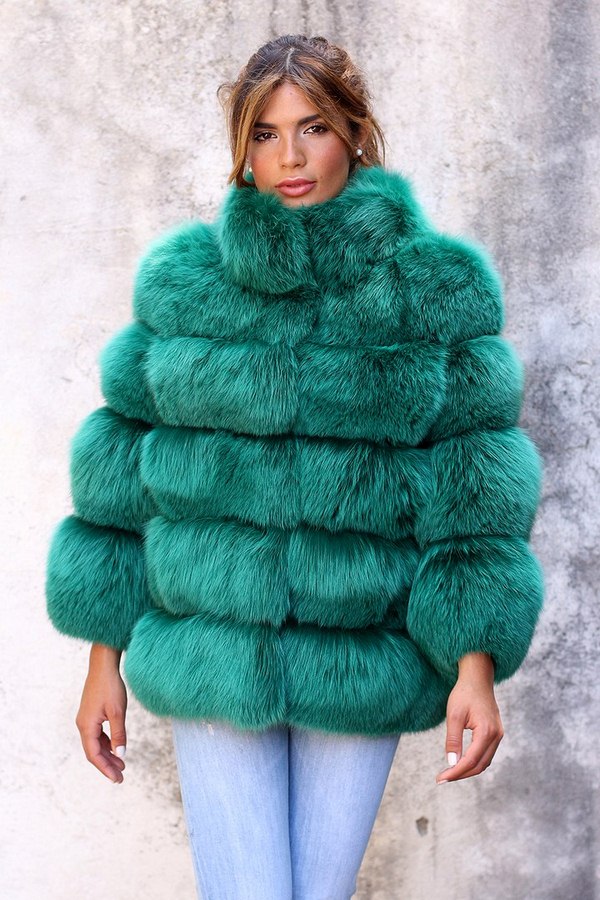 Quels manteaux de fourrure sont à la mode cette saison: les manteaux de fourrure les plus luxueux de 2025-2026?