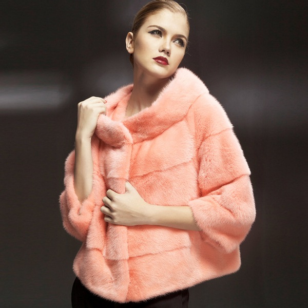 Quels manteaux de fourrure sont à la mode cette saison: les manteaux de fourrure les plus luxueux de 2025-2026?