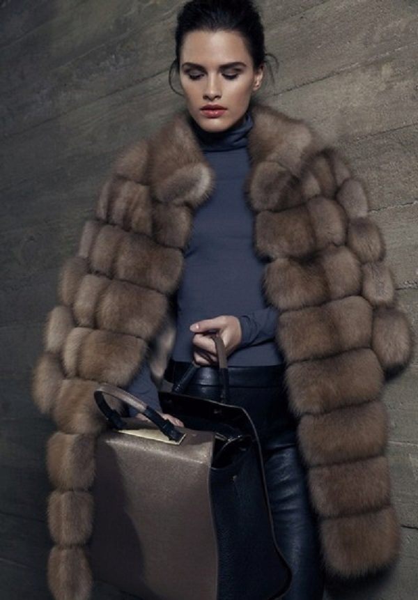 Quels manteaux de fourrure sont à la mode cette saison: les manteaux de fourrure les plus luxueux de 2025-2026?