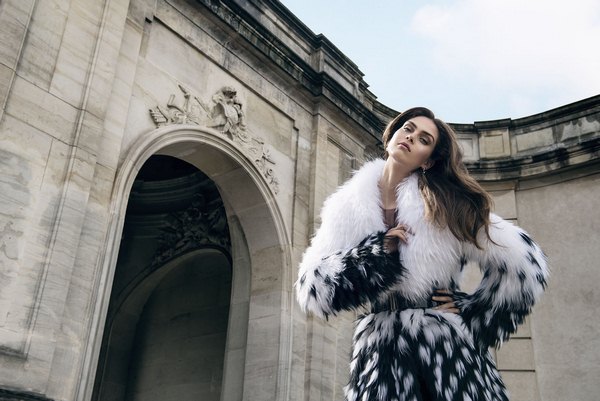 Quels manteaux de fourrure sont à la mode cette saison: les manteaux de fourrure les plus luxueux de 2025-2026?