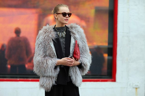 Quels manteaux de fourrure sont à la mode cette saison: les manteaux de fourrure les plus luxueux de 2025-2026?