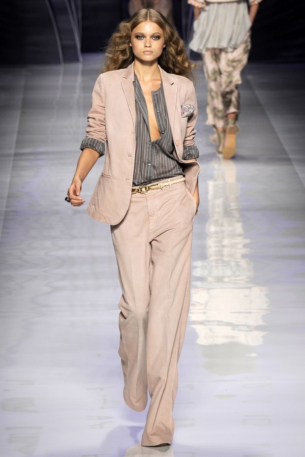 Mode de bureau et style d'affaires des vêtements 2025-2026: vêtements d'affaires élégants