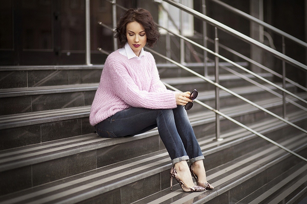 Pulls à la mode 2025-2026 pour femme: modèles et styles de pulls - photo