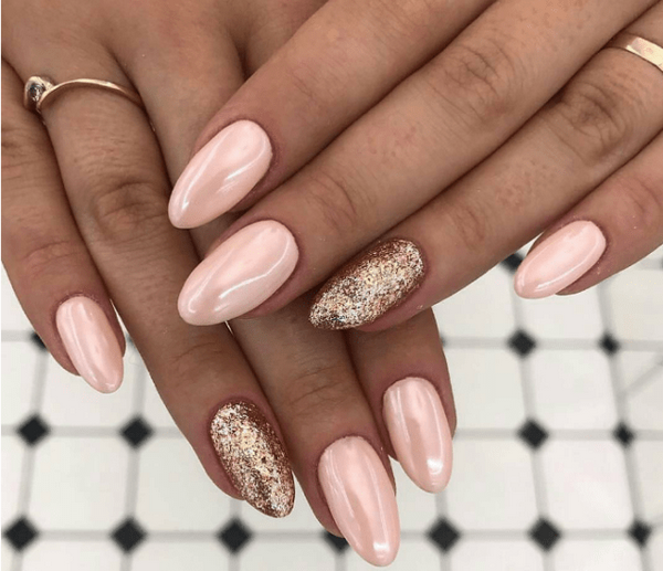 Belle manucure de pêche 2025-2026: les meilleures idées, design, nouveaux articles