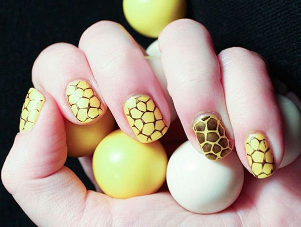 Manucure jaune originale 2025-2026 dans différents styles: nouveaux articles, idées, tendances