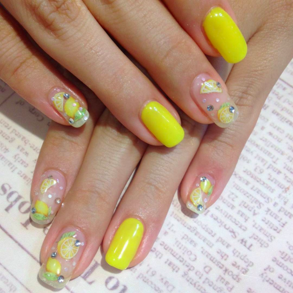 Manucure jaune originale 2025-2026 dans différents styles: nouveaux articles, idées, tendances