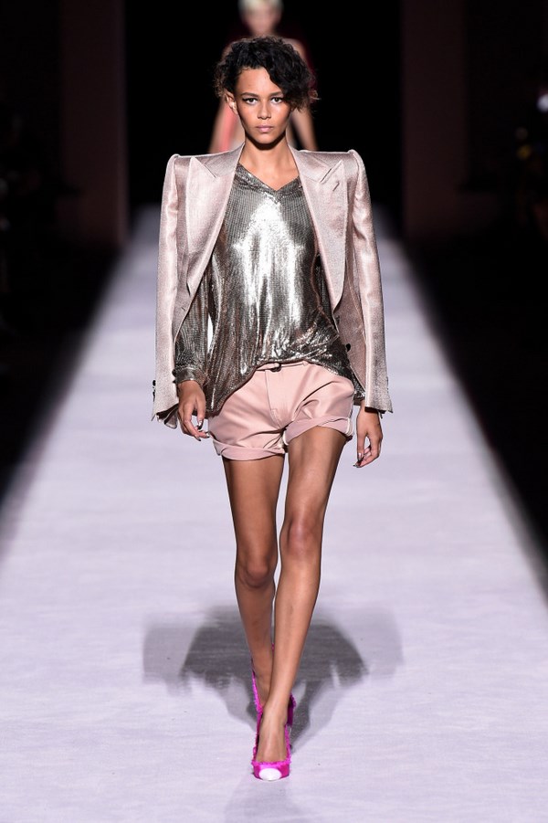 Tendances mode été 2025-2026: que porter en été? Meilleurs arcs d'été, tendances et photos