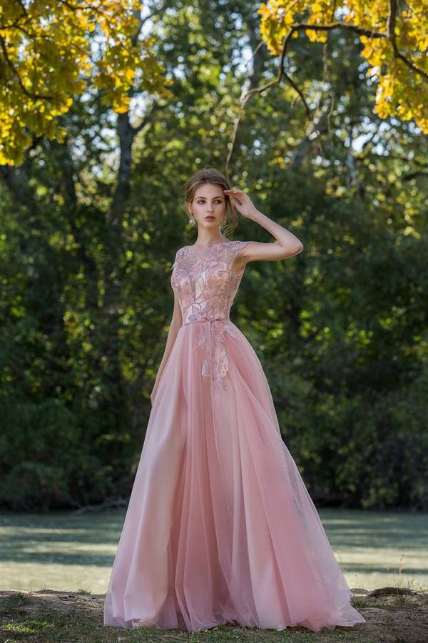 Robes de soirée à la mode et les plus belles 2025-2026