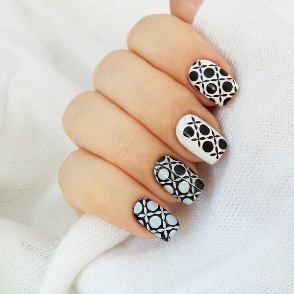 Belle manucure noir et blanc 2025-2026: les meilleures idées de conception d'ongles en noir et blanc dans différents styles