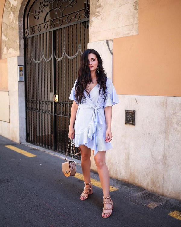 Belles robes d'été de la saison 2025-2026: les meilleurs modèles, nouveaux produits, tendances - photo