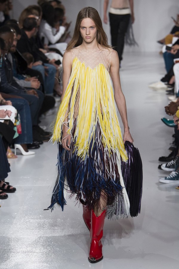 Belles robes d'été de la saison 2025-2026: les meilleurs modèles, nouveaux produits, tendances - photo