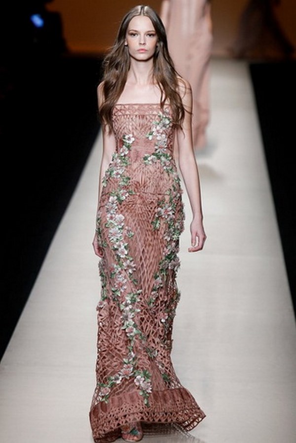 Belles robes d'été de la saison 2025-2026: les meilleurs modèles, nouveaux produits, tendances - photo