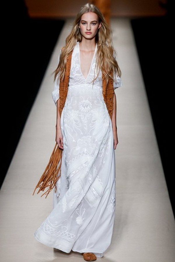 Belles robes d'été de la saison 2025-2026: les meilleurs modèles, nouveaux produits, tendances - photo